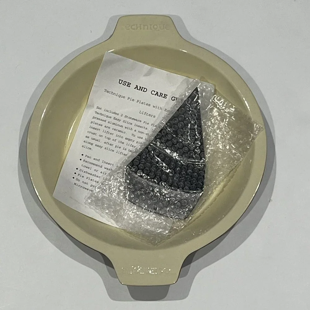 QVC Technique Ceramic Brown And Cream 10” Pie Plate With Lifter And Instructions